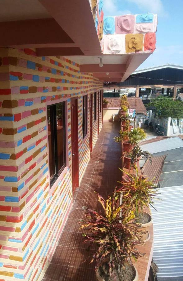 Ludy'S 2 Pension House Carles Exterior foto
